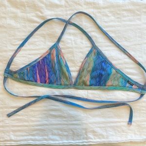 Jolyn Clothing Triangle Top Medium Dragon Scales